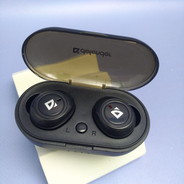 Наушники с микрофоном (гарнитура) DEFFERENТ TWINS 638, Bluetooth, беспроводные, черные